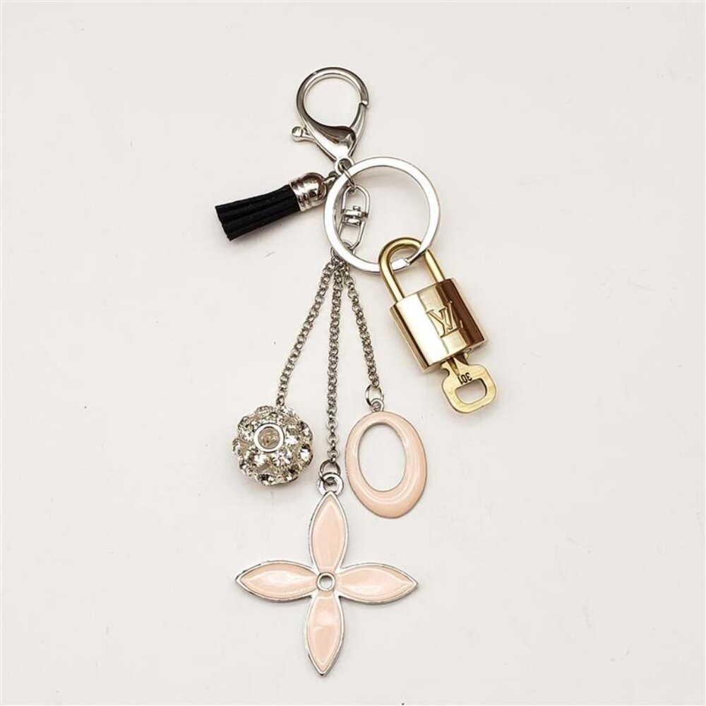 Authentic Louis Vuitton Gold Lock & Key ✨ Bag Charm Unbranded Flower Keychain